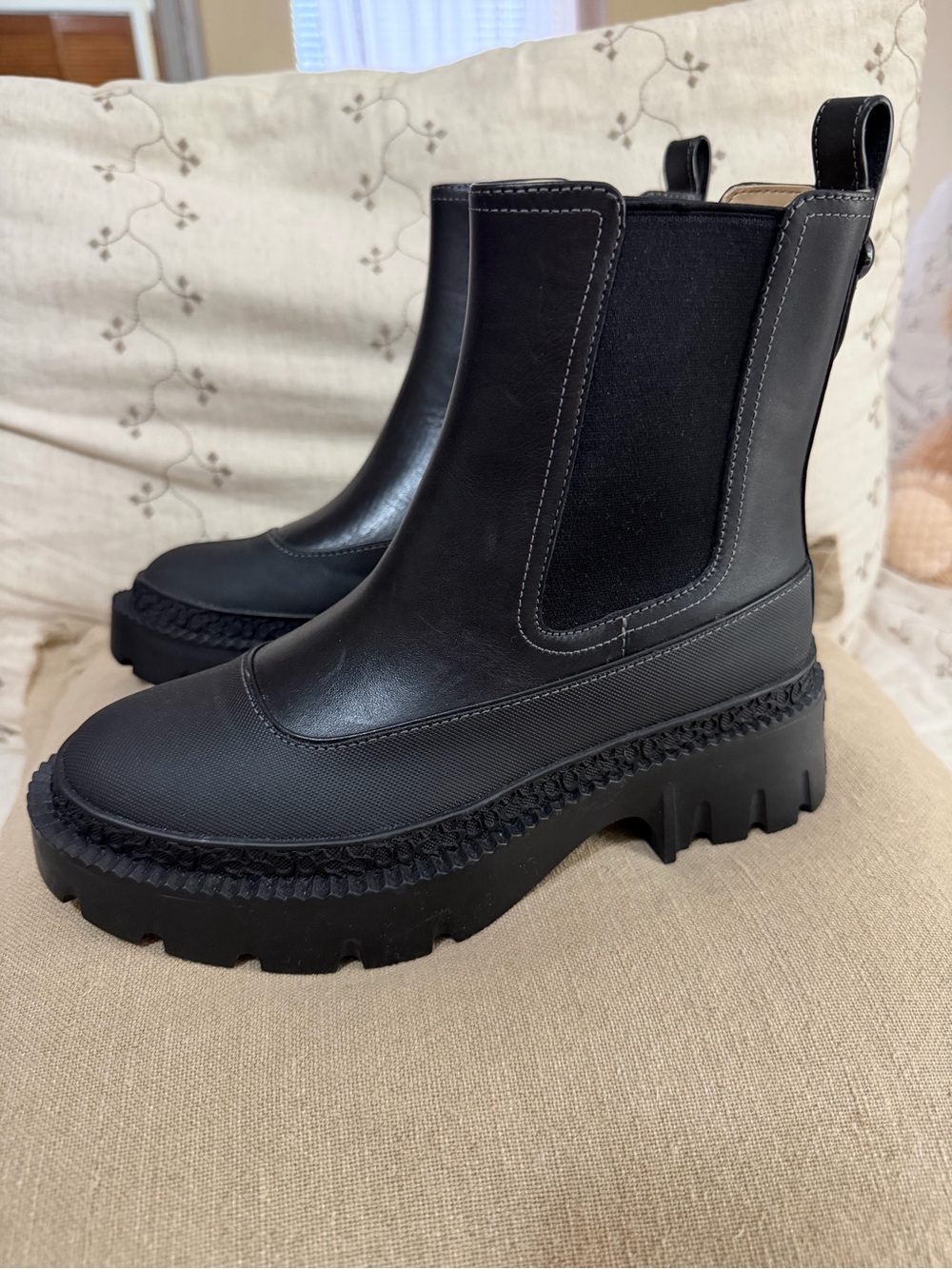 Coach Boots NWOT Size 6.5 Classic Lucy Chelsea  Lug Sole Ankle Boots